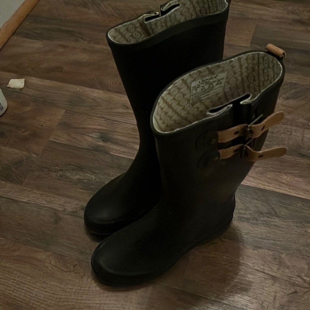 Black chooka tall rain boots